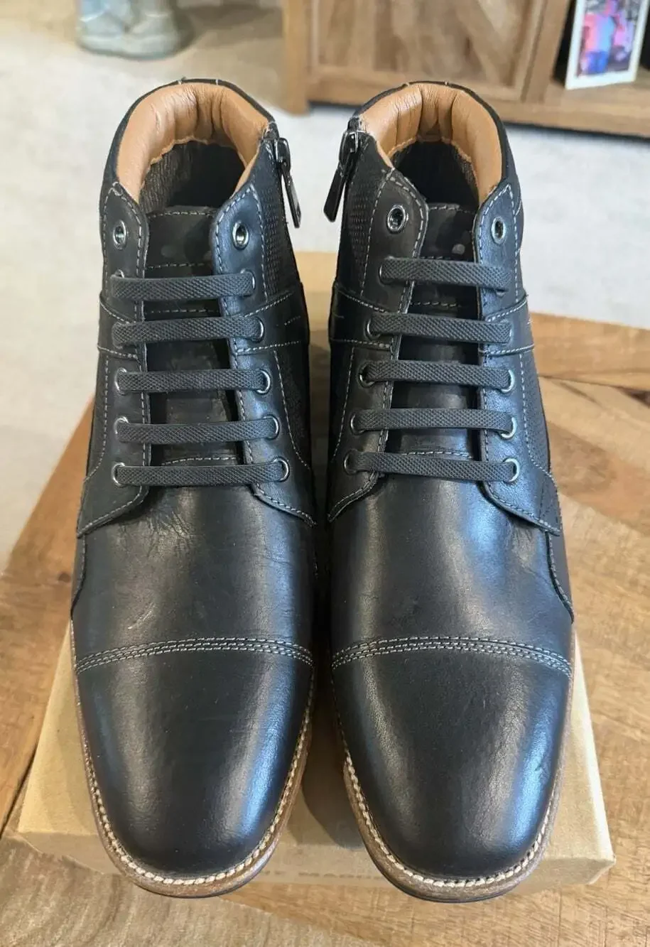 Steve Madden Jotting Men’s 10 Black Leather Cap Toe Chukka Boots NIB Zip Lace